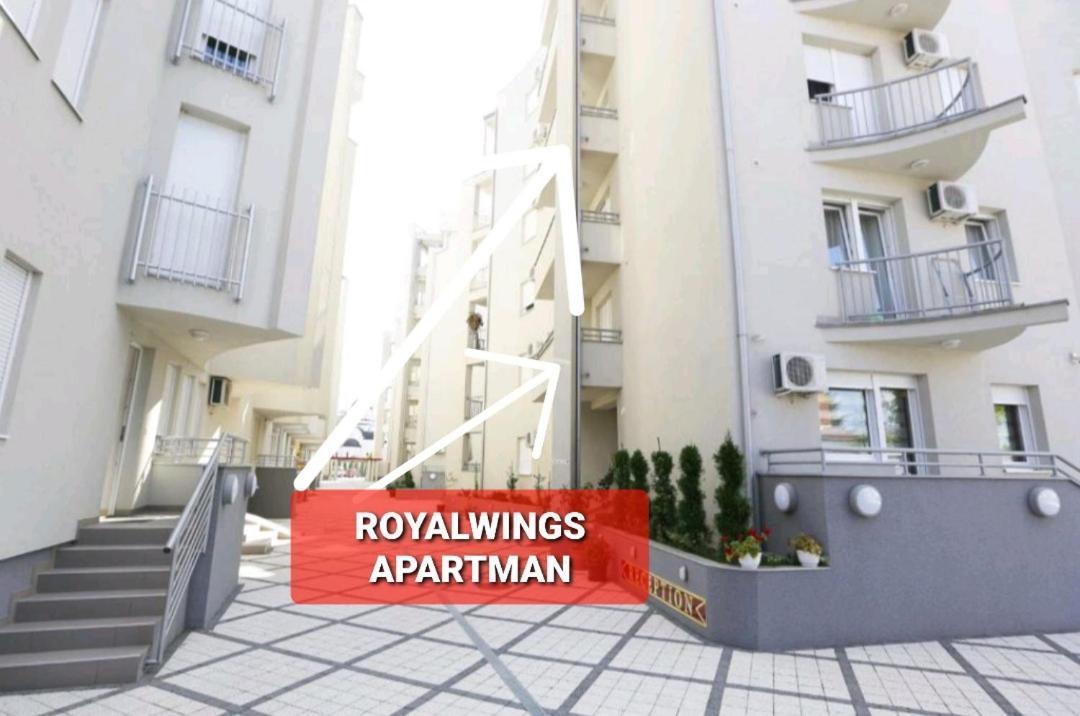 Royalwings Apartman 雅戈丁那 外观 照片